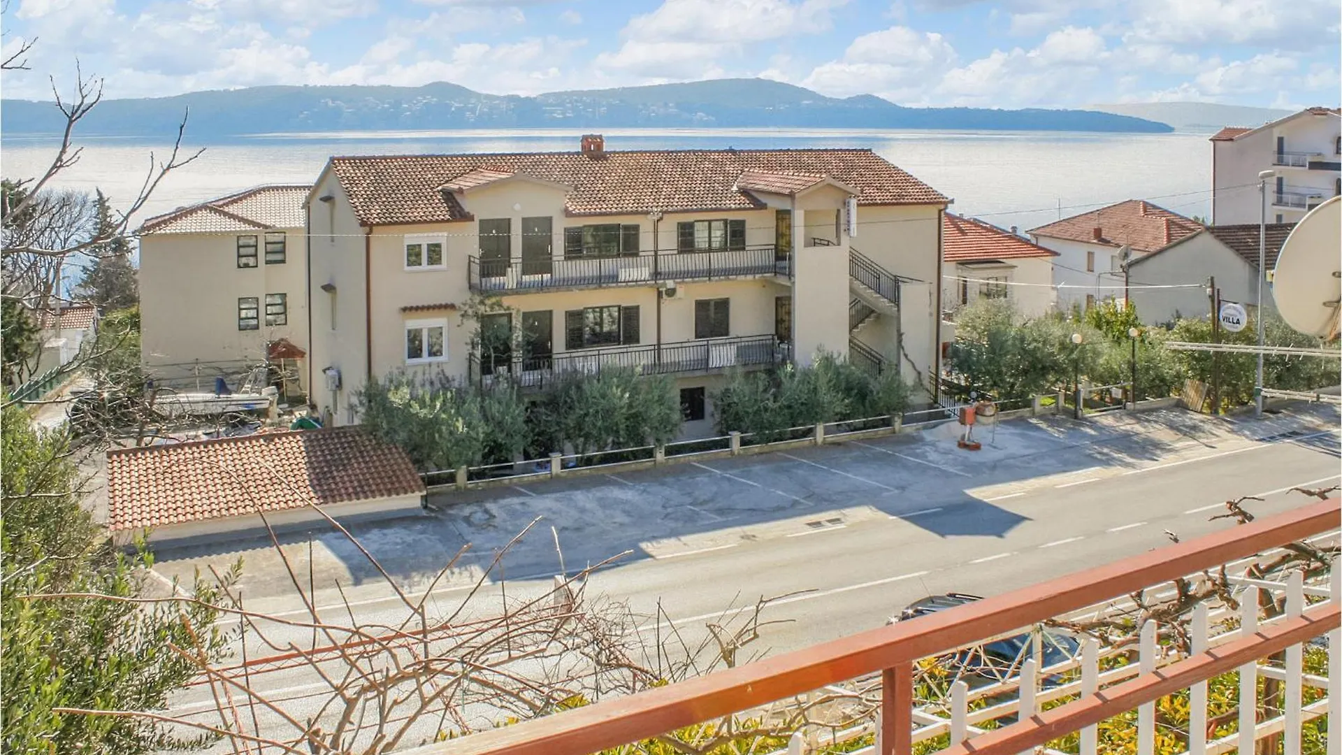 1 Bedroom Nice Apartment In Seget Donji Trogir