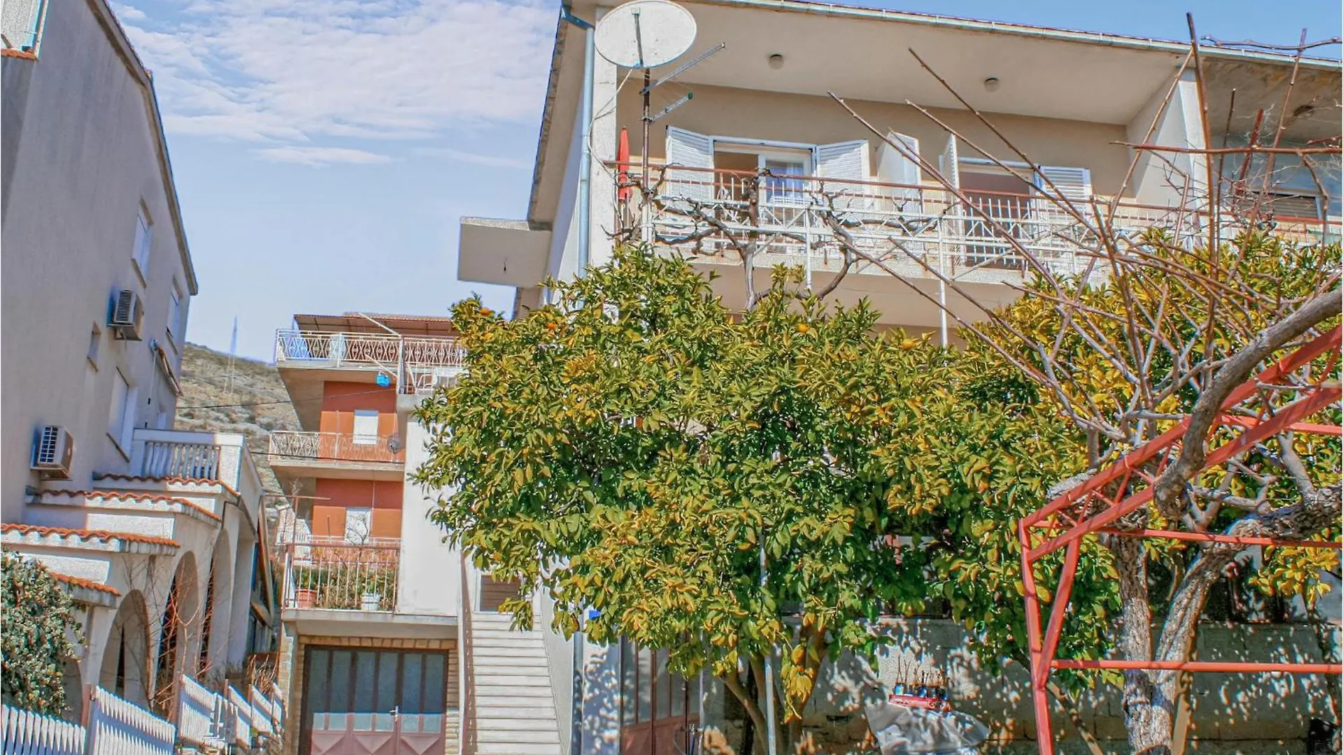 1 Bedroom Nice Apartment In Seget Donji Trogir
