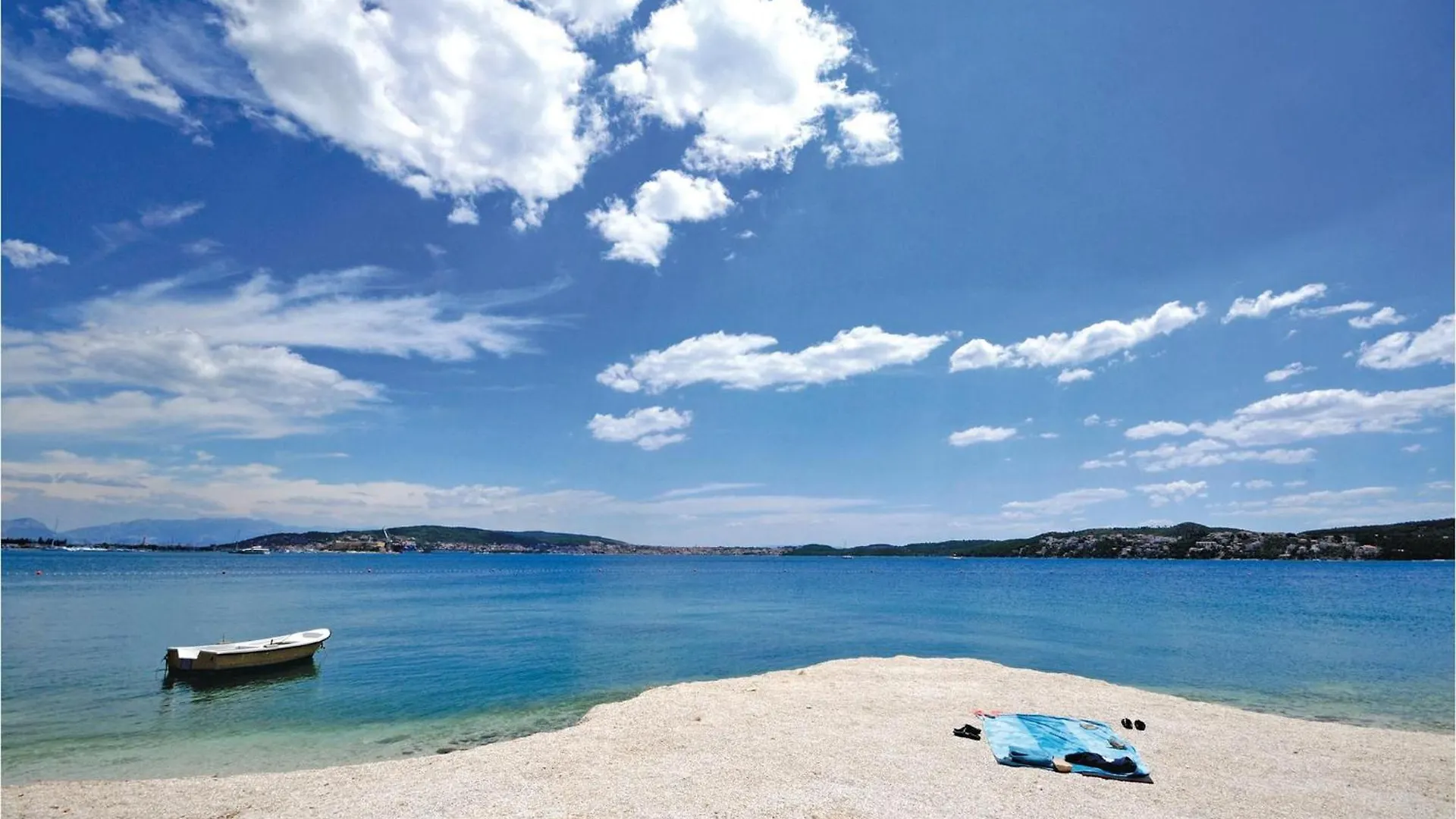 1 Bedroom Nice Apartment In Seget Donji Trogir 0*,